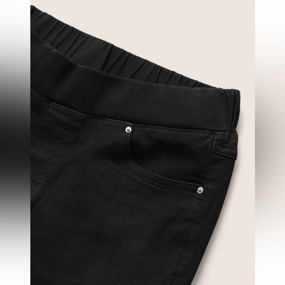 BloomChic Plus Size 2XL Black Wash Button Detail Elastic Wais Slim Jeans us20 - Picture 5 of 8